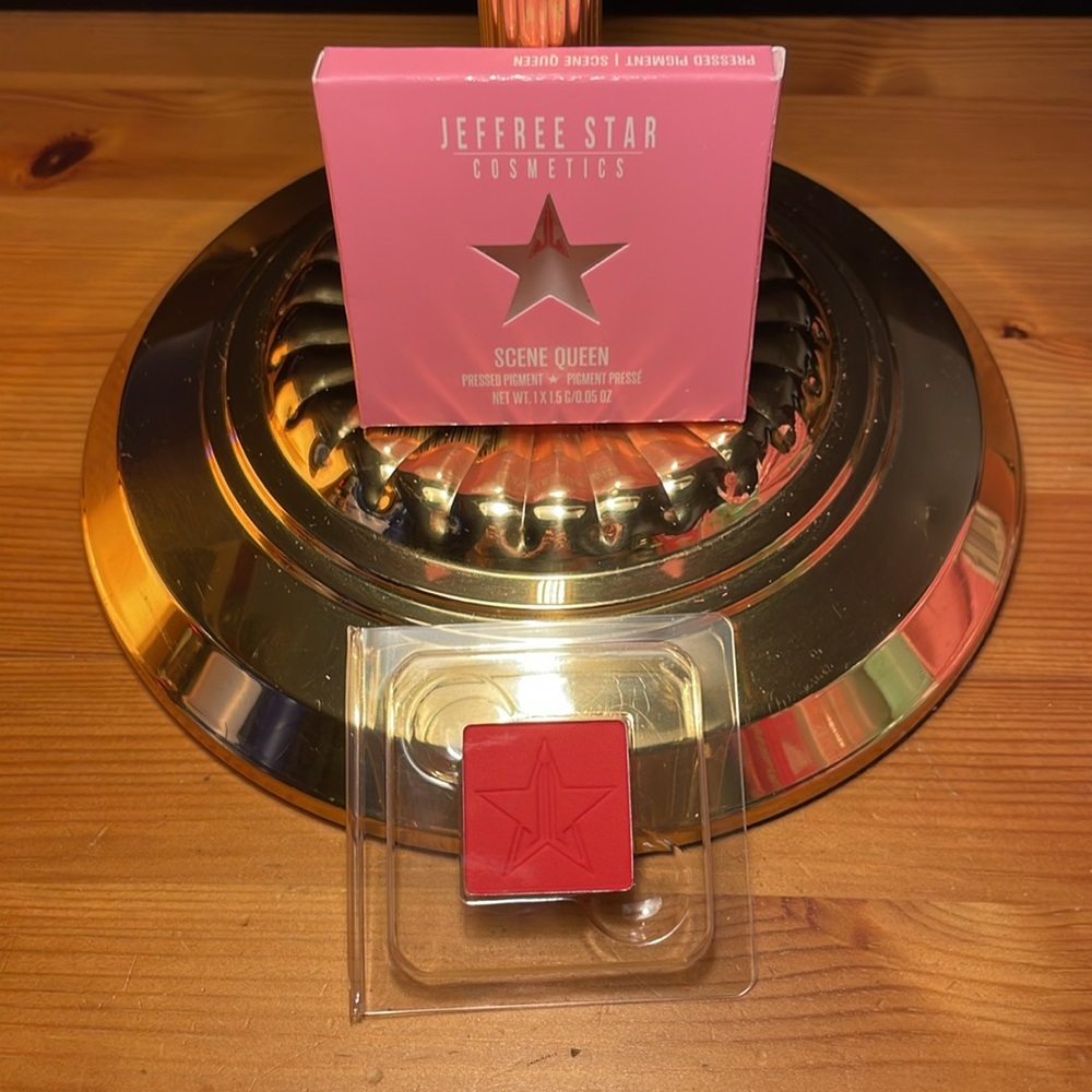 Eyeshadow Artistry Single by JEFFREE STAR COSMETICS in Scene Queen NWT